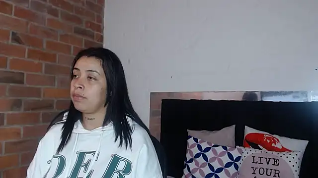 salome  hills1 online show from November 22, 2025, 1:32 pm