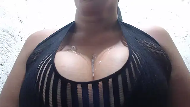 Snapshot of Aranzaboobs chatting on February 19, 2025, 3:39 am Aranzaboobs online show from February 19, 2025, 3:39 am