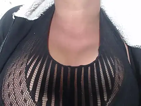 Snapshot of Aranzaboobs chatting on March 3, 2025, 4:00 am Aranzaboobs online show from March 3, 2025, 4:00 am