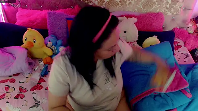 Snapshot of martina_bk chatting on March 4, 2026, 3:14 am martina bk online show from March 4, 2026, 3:14 am