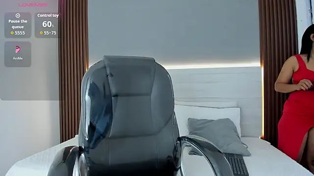 Chiqui milk  online show from October 8, 2025, 6:52 pm