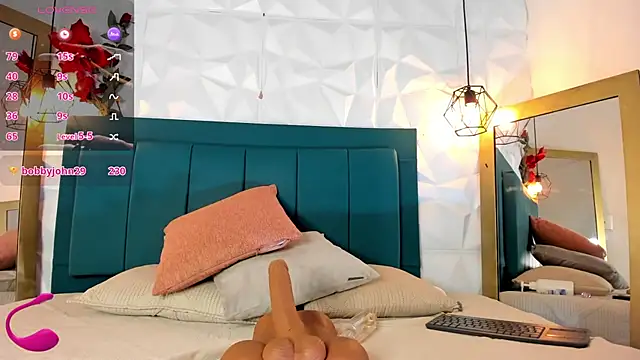 Natasha  Sccott online show from March 6, 2025, 5:22 pm