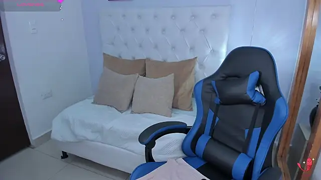 Snapshot of kitty_kayo chatting on February 18, 2026, 3:59 am kitty kayo online show from February 18, 2026, 3:59 am