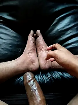 Village 0boy online show from December 17, 2025, 9:36 am