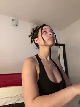 Hips hannah online show from March 12, 2025, 8:31 pm