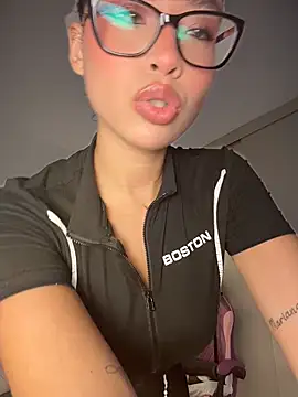 Hips hannah online show from May 24, 2026, 8:09 pm