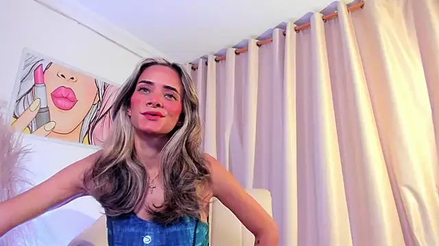 Snapshot of SkiinnyAna chatting on February 13, 2026, 7:36 pm SkiinnyAna online show from February 13, 2026, 7:36 pm