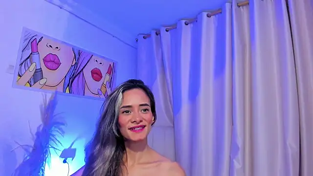 SkiinnyAna online show from May 17, 2026, 7:36 pm