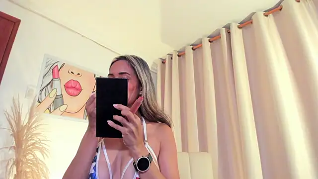 Snapshot of SkiinnyAna chatting on February 25, 2026, 7:36 pm SkiinnyAna online show from February 25, 2026, 7:36 pm