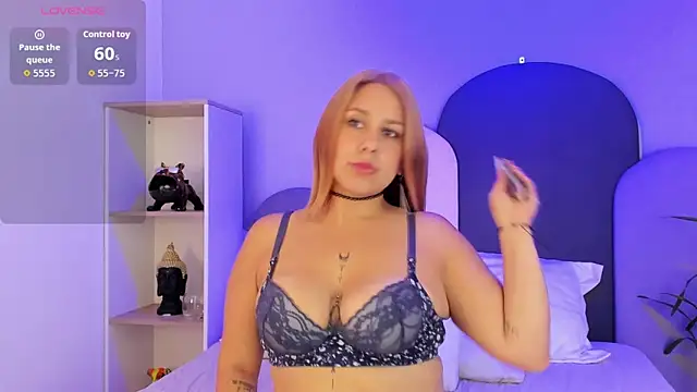 TaraCarson online show from December 5, 2025, 6:17 pm