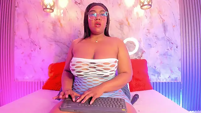 Snapshot of Esmeralda_Duarte chatting on February 12, 2025, 9:10 am Esmeralda Duarte online show from February 12, 2025, 9:10 am