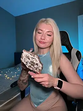 Snapshot of Anour_amour chatting on February 1, 2025, 2:47 am Anour amour online show from February 1, 2025, 2:47 am