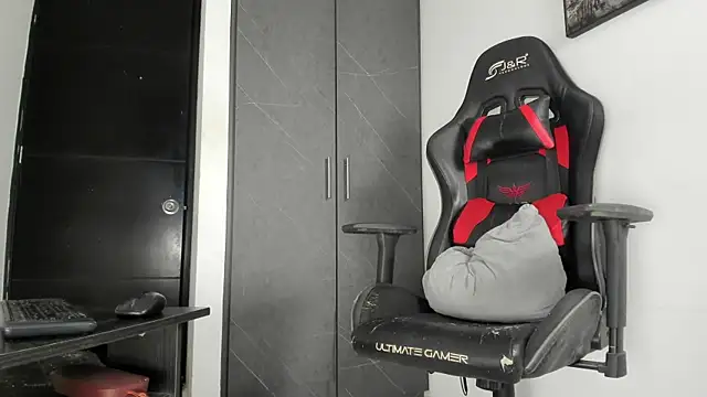 sergiio mesa27 online show from February 8, 2026, 2:31 am