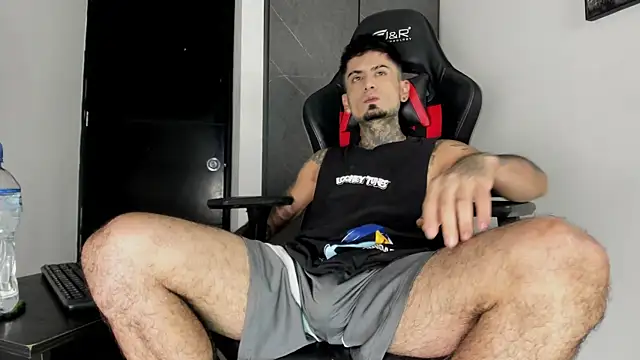 sergiio mesa27 online show from April 1, 2026, 11:23 pm