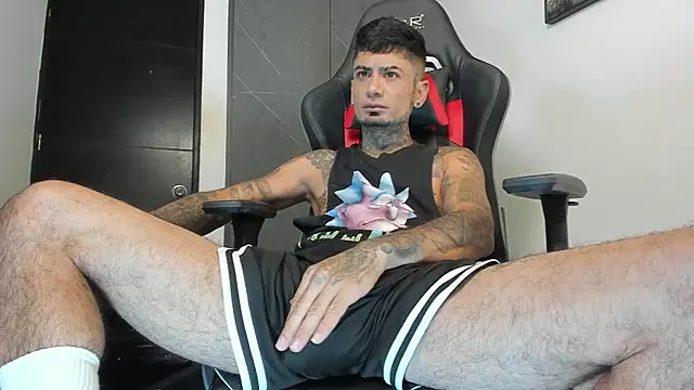 sergiio mesa27 online show from October 13, 2025, 11:56 am