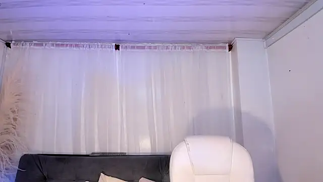 Snapshot of miel_gomez chatting on February 8, 2025, 11:24 pm miel gomez online show from February 8, 2025, 11:24 pm