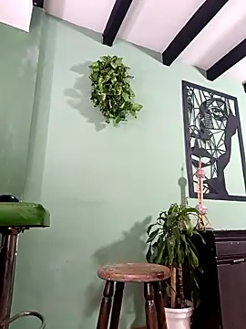 thirstymoonxx online show from February 17, 2026, 4:32 am