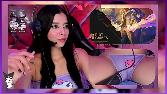 SweetieCloe  online show from September 17, 2025, 10:01 pm