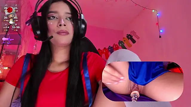 SweetieCloe  online show from July 10, 2026, 1:33 pm