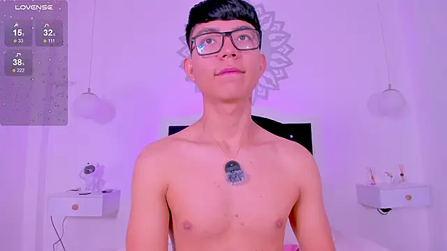 Snapshot of CodyTwink chatting on February 7, 2026, 3:09 pm CodyTwink online show from February 7, 2026, 3:09 pm