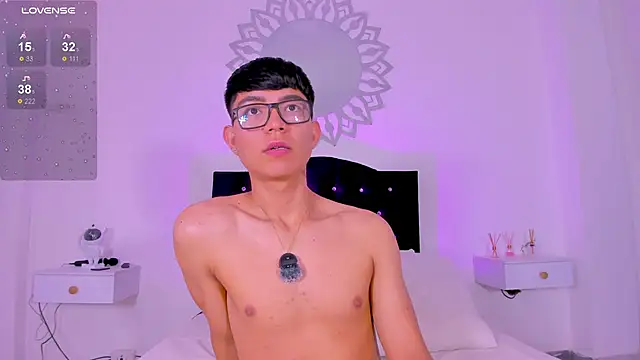 Snapshot of CodyTwink chatting on February 23, 2026, 4:29 pm CodyTwink online show from February 23, 2026, 4:29 pm