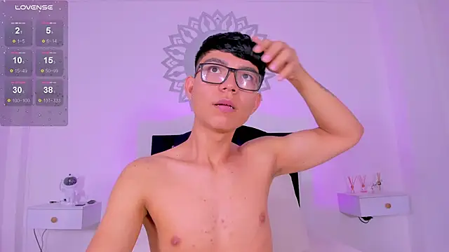 Snapshot of CodyTwink chatting on March 2, 2026, 4:47 pm CodyTwink online show from March 2, 2026, 4:47 pm