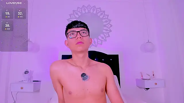 Snapshot of CodyTwink chatting on February 8, 2026, 10:35 am CodyTwink online show from February 8, 2026, 10:35 am