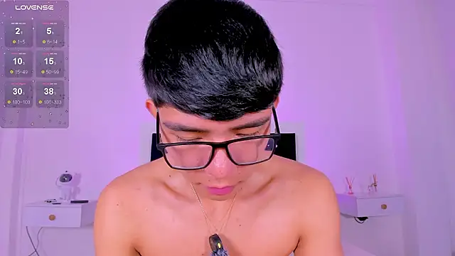 Snapshot of CodyTwink chatting on February 16, 2026, 4:49 pm CodyTwink online show from February 16, 2026, 4:49 pm