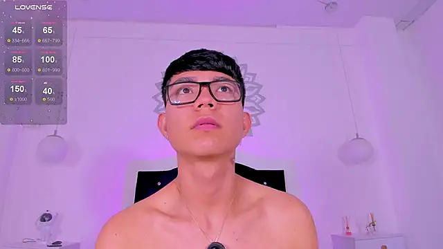 Snapshot of CodyTwink chatting on February 12, 2026, 4:29 pm CodyTwink online show from February 12, 2026, 4:29 pm