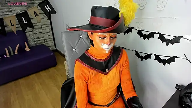 mapelove online show from October 31, 2025, 2:35 pm