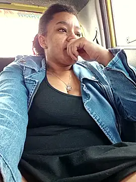 Selket11 online show from November 30, 2025, 3:24 pm