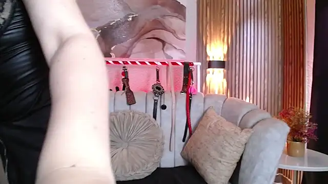 Naty slavedoll online show from April 6, 2026, 7:26 pm