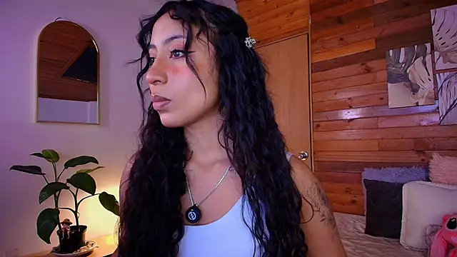 amber curly online show from July 25, 2026, 3:18 pm