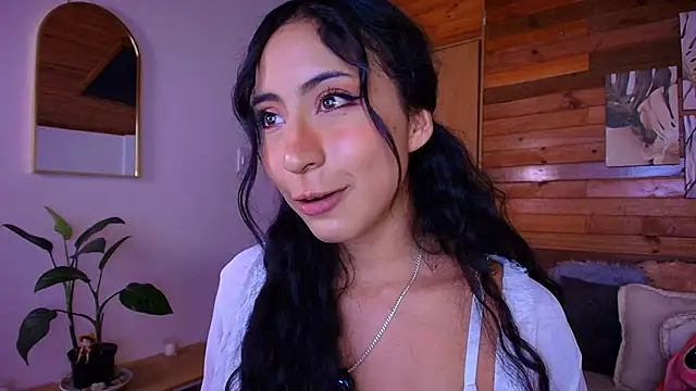 amber curly online show from June 17, 2026, 8:52 pm