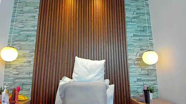 alannavidal online show from December 17, 2025, 8:25 pm