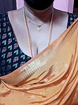 ananya956 online show from November 7, 2025, 2:10 pm