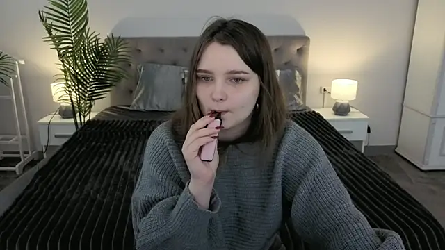 MagicPeachh  online show from March 23, 2026, 6:57 am