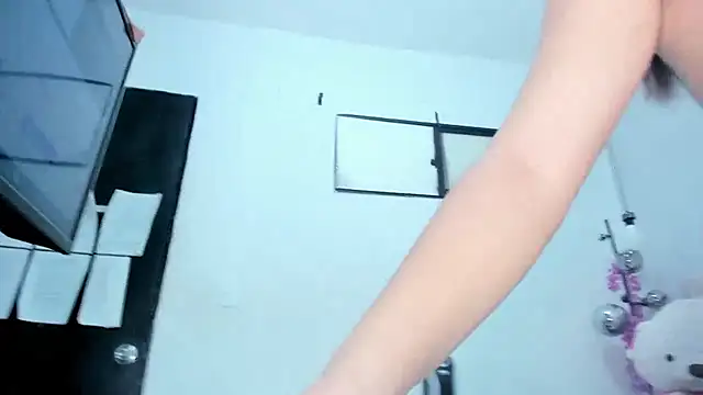 Victoria Coleman online show from October 15, 2025, 6:49 pm