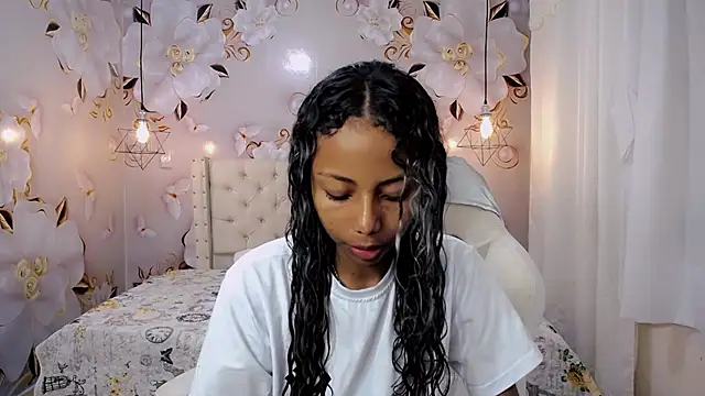 jasmin brunette  online show from January 31, 2025, 1:34 pm