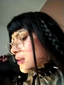 taaylor33 online show from March 8, 2025, 8:33 am