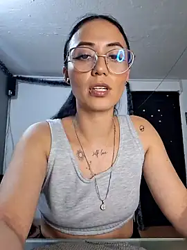 Snapshot of anny_roberts chatting on February 23, 2025, 6:34 pm anny roberts online show from February 23, 2025, 6:34 pm