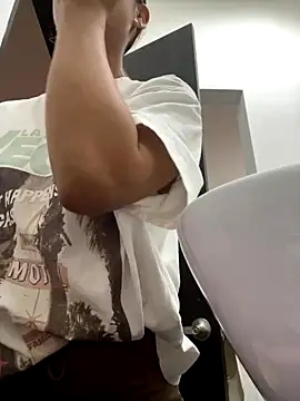 Snapshot of HaileyBaldwin chatting on November 23, 2025, 7:02 pm HaileyBaldwin online show from November 23, 2025, 7:02 pm