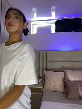 Snapshot of HaileyBaldwin chatting on February 6, 2025, 5:51 pm HaileyBaldwin online show from February 6, 2025, 5:51 pm