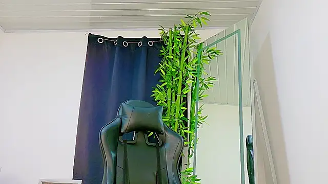 scarlet-jonesx online show from December 2, 2025, 11:28 pm