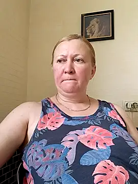 blondyaguar online show from July 17, 2026, 8:22 am