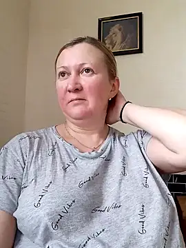 Snapshot of blondyaguar chatting on December 21, 2024, 8:39 am blondyaguar online show from December 21, 2024, 8:39 am