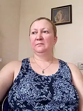 Snapshot of blondyaguar chatting on December 5, 2024, 10:17 am blondyaguar online show from December 5, 2024, 10:17 am