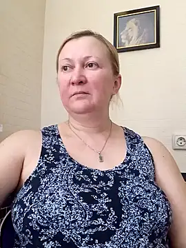 Snapshot of blondyaguar chatting on December 6, 2024, 1:06 pm blondyaguar online show from December 6, 2024, 1:06 pm