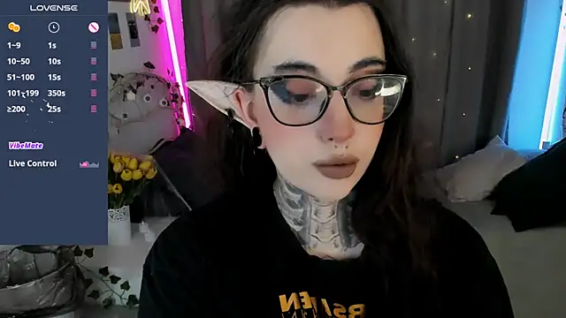 Dixi Pixi  online show from October 25, 2025, 5:50 am