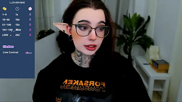 Snapshot of Dixi_Pixi_ chatting on February 6, 2025, 10:36 am Dixi Pixi online show from February 6, 2025, 10:36 am